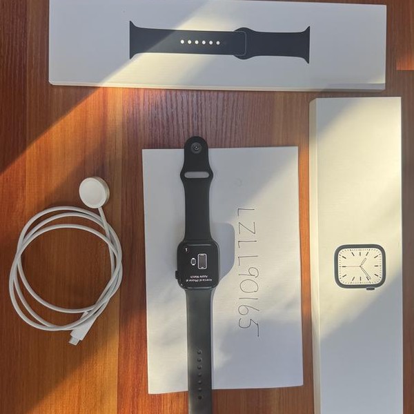 Apple Watch Series 7 45mm - Unlocked, Midnight, A2477 - Cellular, Aluminum