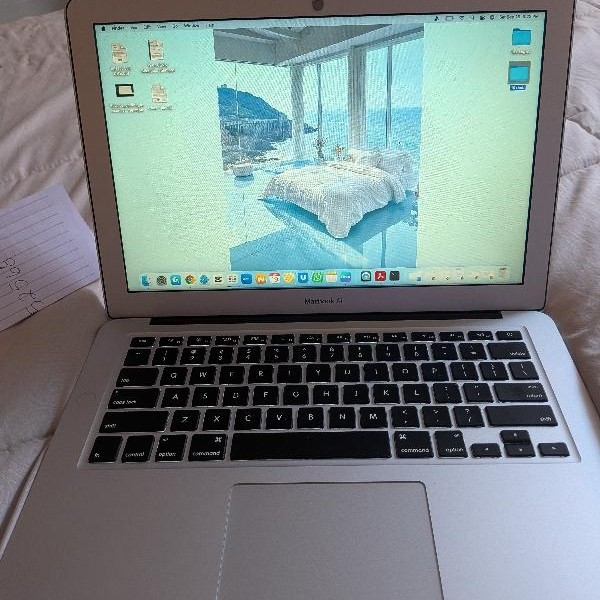 MacBook Air 2017 - 13 inch - 128 GB, Silver, 8 GB, Intel Core i5