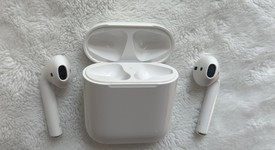 Used
													Apple AirPods 2nd Gen - Lightning Case, photo 3 of 4