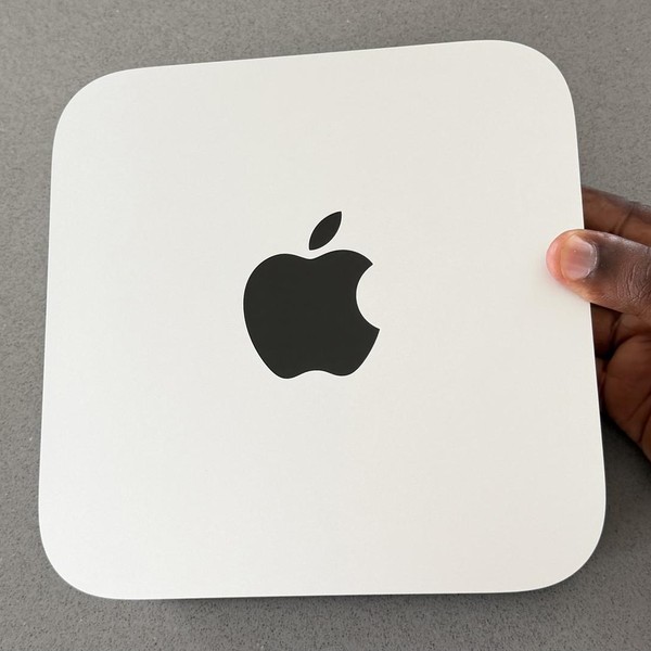 Mac Studio 2022 - 4 TB, 64 GB, Apple M1 Max, 32 Core GPU