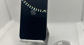 Mint
													Apple iPhone 13 - Unlocked, Midnight, 256 GB, A2482, photo 4 of 13