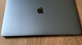 Good
													MacBook Pro 2018 (With Touch Bar) - 15" - I7, Silver, 256 GB, 16 GB, photo 1 of 5
