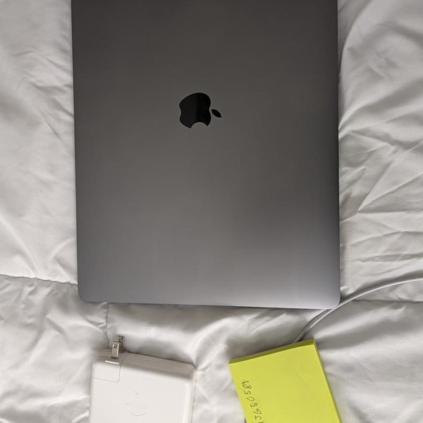 MacBook Pro 2019 - 16 inch - 1 TB, Silver, 32 GB, Intel Core i7