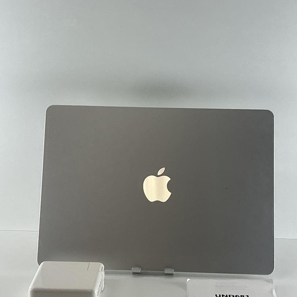 MacBook Air 2022 (M2) - 13 inch - 256 GB, Silver, 16 GB, Apple M2