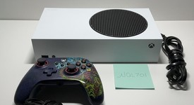 Mint
													Xbox Series S (2020) - White, 512 GB, photo 1 of 5