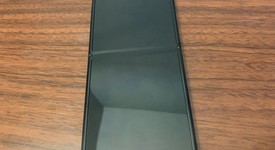 Good
													Samsung Galaxy Z Flip3 5G - Unlocked, Black, 256 GB, 8 GB, SM-F711U1, photo 2 of 3