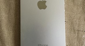 Mint
													Apple iPhone SE 1st Gen 2016 - Simple Mobile, Silver, 32 GB, A1662, photo 4 of 9