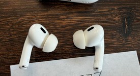 Used
													Apple AirPods Pro 2 - Lightning, photo 5 of 16