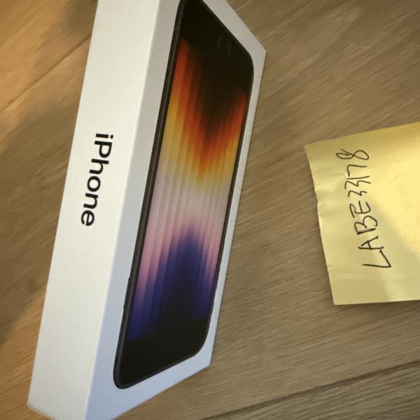 Apple iPhone SE 3rd Gen 2022 - Unlocked, 64 GB, Midnight, A2595