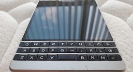 Fair
													Blackberry Passport Silver Edition - Unlocked, Black, 32 GB, photo 4 of 9