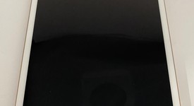 Fair
													Apple iPad 8th Gen - Wi-Fi, Gold, 32 GB, A2270, photo 2 of 5