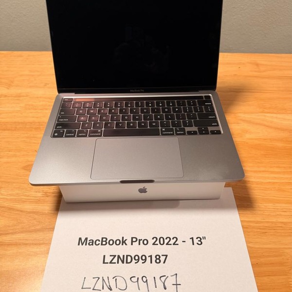 MacBook Pro 2022 - 13 inch - 256 GB, Gray, 8 GB, Apple M2