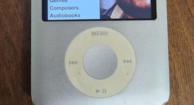 Good
													Apple iPod Nano 3rd Gen - Silver, 4 GB, photo 1 of 4