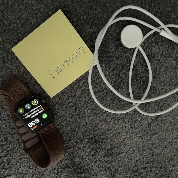 Apple Watch Series 4 44mm - Gray, A1978 - GPS, Aluminum