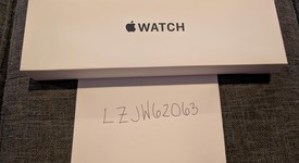New
													Apple Watch SE 2nd Gen 44mm - Starlight, A2723 - GPS, Aluminum, photo 2 of 3