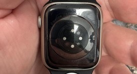 Good
													Apple Watch Series 7 45mm - Unlocked, Starlight, A2477 - Cellular, Aluminum, photo 4 of 6