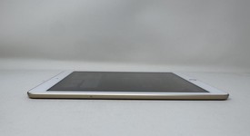Fair
													Apple iPad 5th Gen - Wi-Fi, Gold, 32 GB, A1822, photo 5 of 6