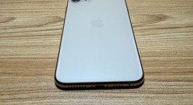 Fair
													Apple iPhone 11 Pro Max - Unlocked, Gold, 64 GB, A2161, photo 5 of 7