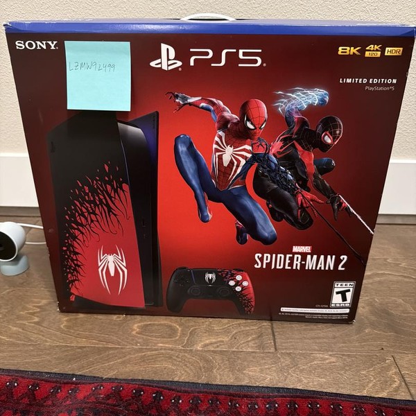 PlayStation 5 Standard Edition (2020) - 825 GB, Spider-Man 2