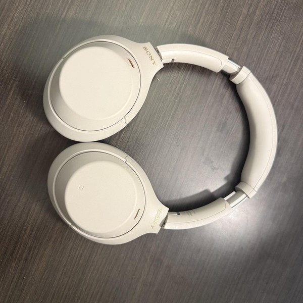 Sony WH-1000XM4 - Silver