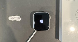Mint
													Apple Watch SE 2nd Gen 40mm - Unlocked, Starlight, A2726 - Cellular, Aluminum, photo 1 of 6