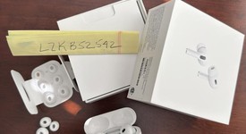 Used
													Apple AirPods Pro 2 - Lightning, photo 1 of 9