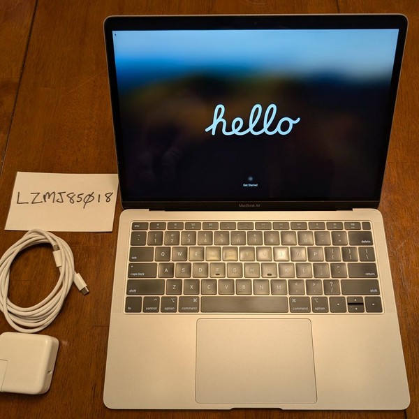 MacBook Air 2019 - 13 inch - 128 GB, Silver, 8 GB, Intel Core i5