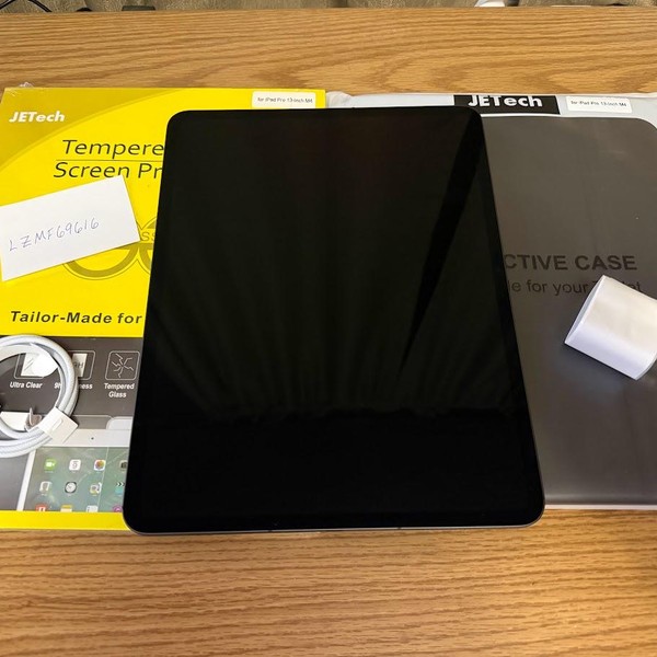 Apple iPad Pro 13 inch (M4) 2024 - Unlocked, 256 GB, Black, 8 GB, A2926, Standard Glass