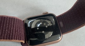 Good
													Apple Watch Series 6 40mm - Gold, A2291 - GPS, Aluminum, photo 2 of 5