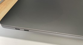 Good
													MacBook Pro 2018 (With Touch Bar) - 13" - I5, Gray, 256 GB, 8 GB, photo 3 of 10