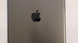 Good
													Apple iPad 9th Gen - Unlocked, Gray, 64 GB, A2603, photo 3 of 4