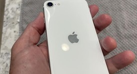 Good
													Apple iPhone SE 2nd Gen 2020 - Unlocked, White, 128 GB, A2275, photo 3 of 18