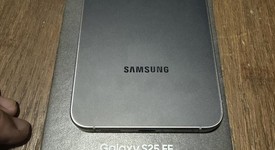 Mint
													Samsung Galaxy S25 FE - Cricket, Black, 128 GB, SM-S731U, photo 4 of 9