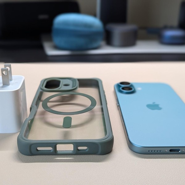 Apple iPhone 16 - Unlocked, 128 GB, Teal, A3081