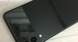 Good
													Samsung Galaxy Z Flip3 5G - Verizon, Black, 128 GB, 8 GB, SM-F711U, photo 3 of 7