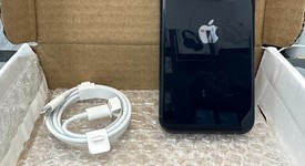 Mint
													Apple iPhone SE 3rd Gen 2022 - Unlocked, Midnight, 64 GB, A2595, photo 2 of 6