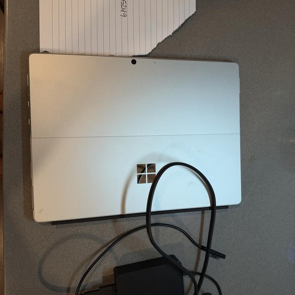 Microsoft Surface Pro 8 - 128 GB, Platinum, 8 GB, Intel Core i5