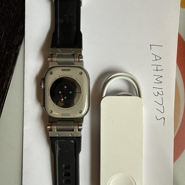 Apple Watch Ultra 49mm - Unlocked, Titanium, A2622