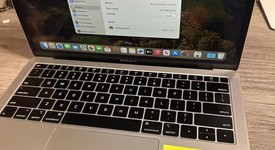 Good
													MacBook Air 2018 - 13" - I5, Silver, 512 GB, 16 GB, photo 3 of 7