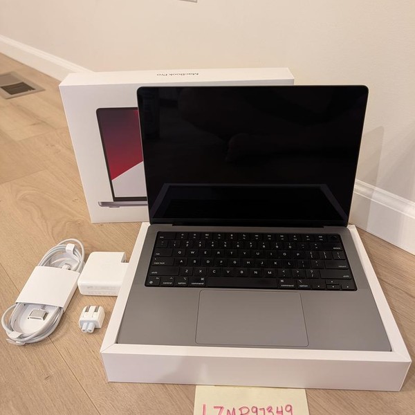 MacBook Pro 2021 - 14 inch - 512 GB, Gray, 16 GB, Apple M1 Pro 8-core