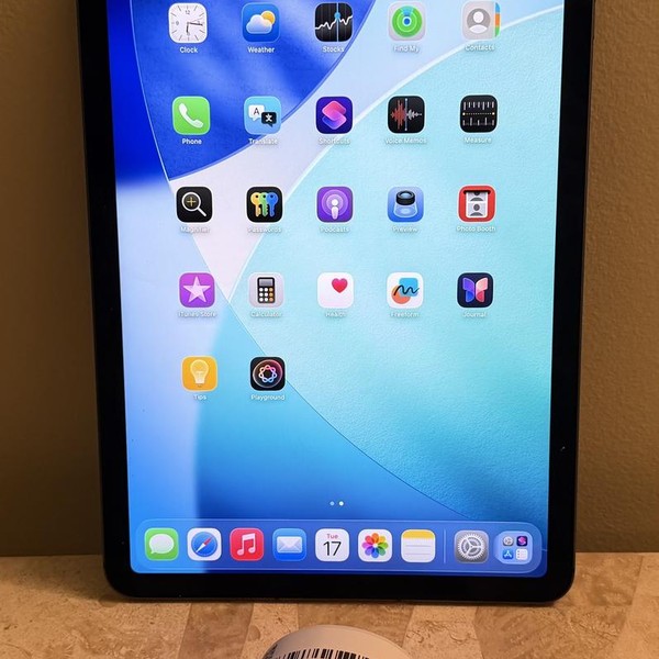 Apple iPad Air 5th Gen - Unlocked, 64 GB, Gray, A2589