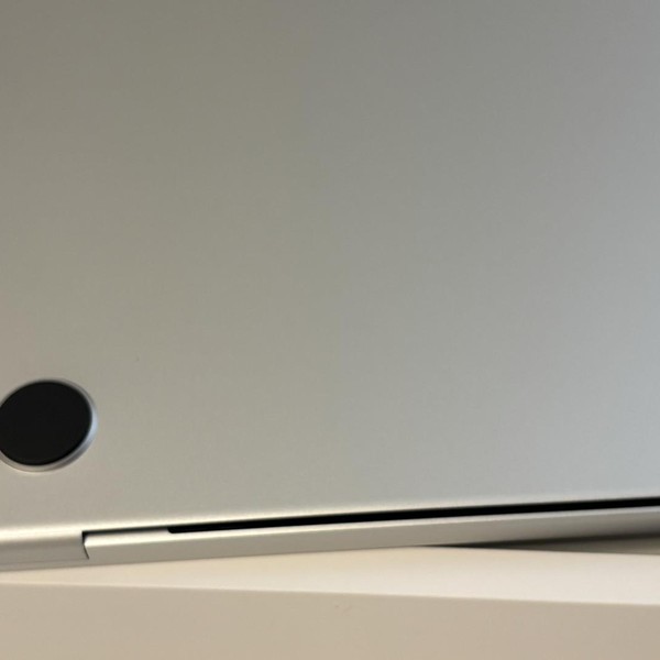 MacBook Air 2025 (M4) - 13 inch - 512 GB, Starlight, 24 GB, Apple M4