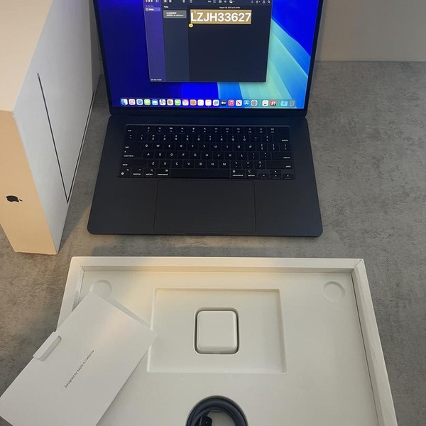 MacBook Air 2024 (M3) - 15 inch - 256 GB, Midnight, 8 GB, Apple M3, 10-core GPU