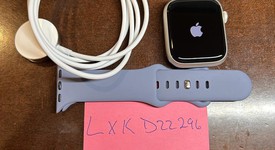Mint
													Apple Watch Series 8 45mm - Unlocked, Starlight, A2774 - Cellular, Aluminum, photo 2 of 15