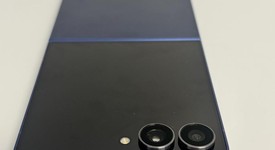 Good
													Samsung Galaxy Z Flip7 - T-Mobile, Blue Shadow, 256 GB, 12 GB, SM-F766U, photo 4 of 8