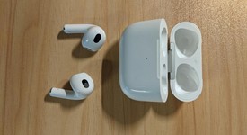 Used
													Apple AirPods 3rd Gen - Lightning Case, photo 3 of 7