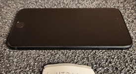 Fair
													Apple iPhone SE 3rd Gen 2022 - T-Mobile, Midnight, 64 GB, A2595, photo 4 of 8