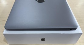 Good
													MacBook Air 2020 - 13" - I5, Gray, 256 GB, 8 GB, photo 1 of 11