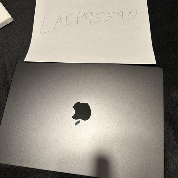 MacBook Pro Late 2023 (M3) - 14 inch - 1 TB, Black, 18 GB, Apple M3 Pro 11-core, 14-core GPU