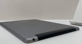 Good
													Apple iPad 5th Gen - Unlocked, Gray, 32 GB, A1823, photo 5 of 5